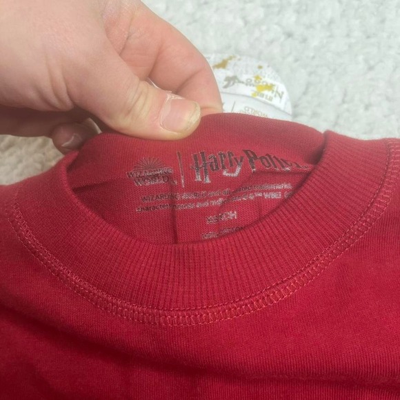 NWT Harry Potter women's red spirit jersey 07 hogwarts oversized xs - Picture 4 of 5